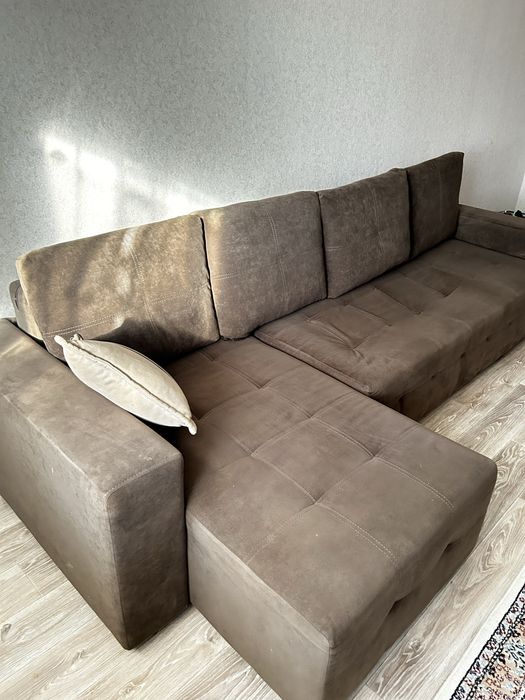 Продам диван угловой,угол универсальный