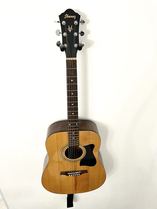 Продаётся акустическая гитара Ibanez