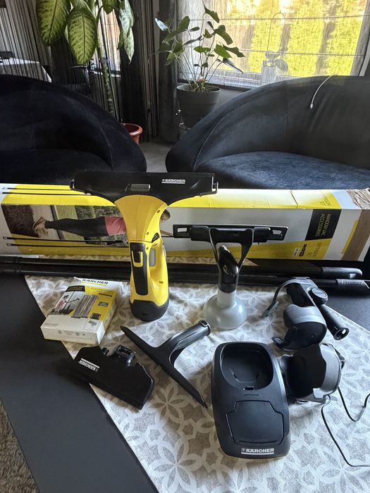 Vand aspirator geamuri Karcher
