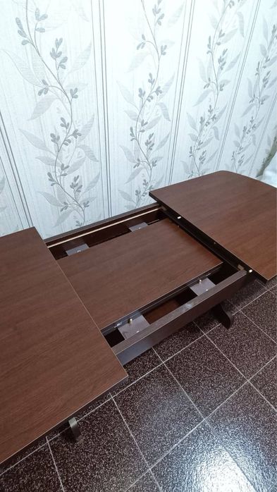 Холна разтегателна маса