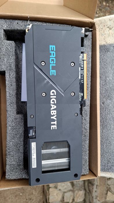 RX 6600 XT Eagle 8G