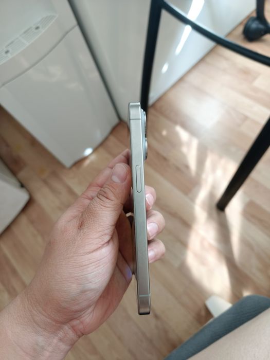 Продаю iphone 15 pro