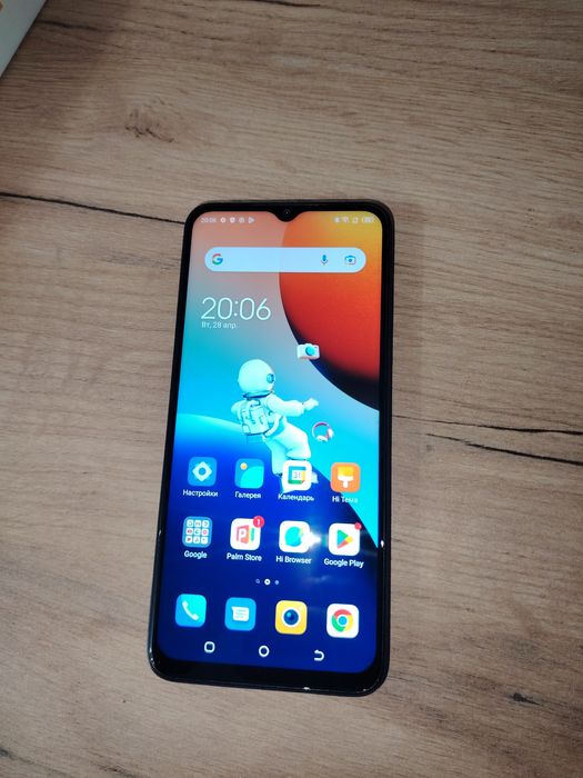 Телефон Тесno Spark 20