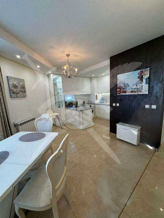 Дава се под наем Тристаен апартамент в София, Студентски град - 146 кв.м за 1196.97 € - Снимка #1