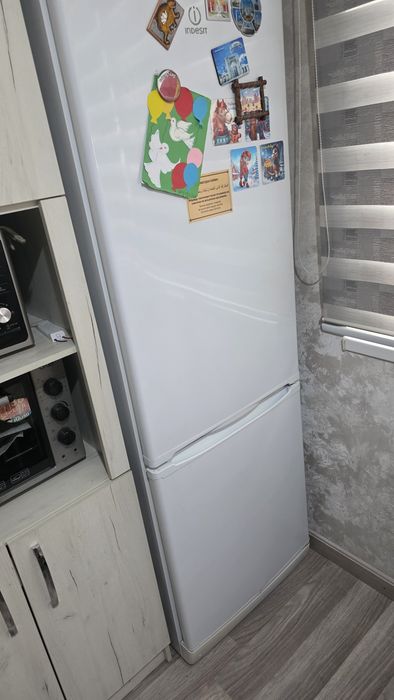 Холодильник Indesit