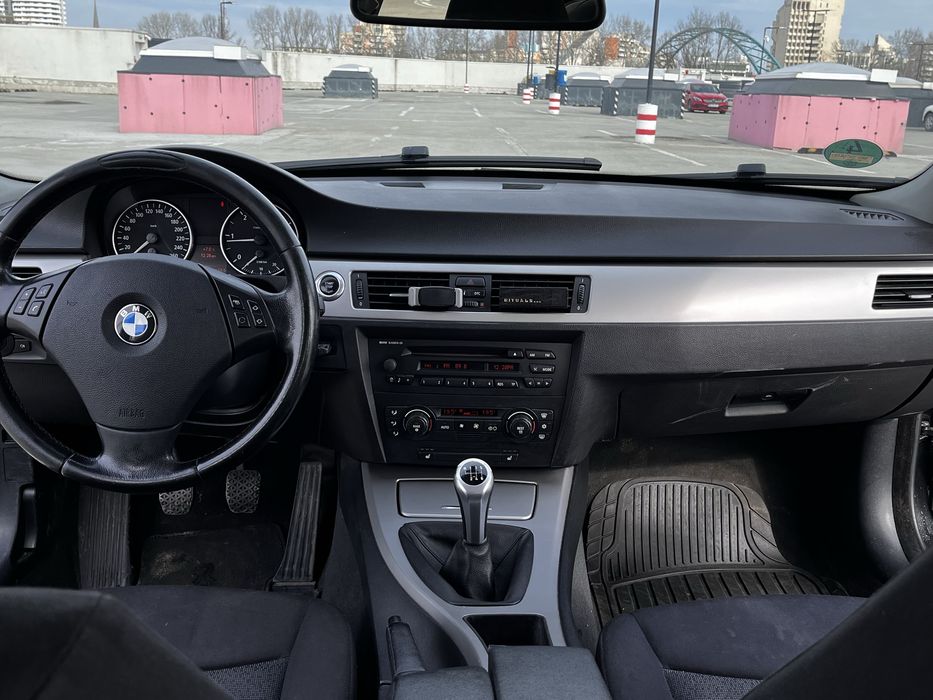 BMW 320D E91, distribuție în față