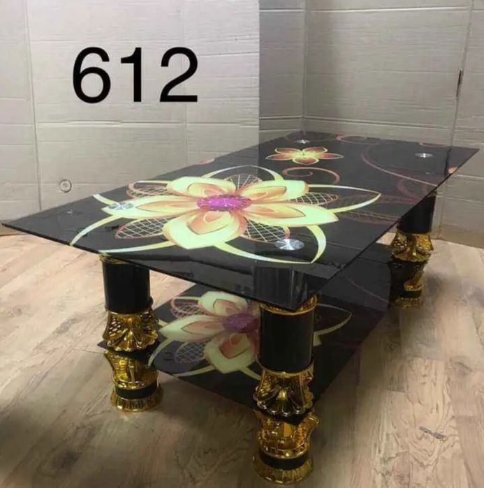 Холни маси чисто нови