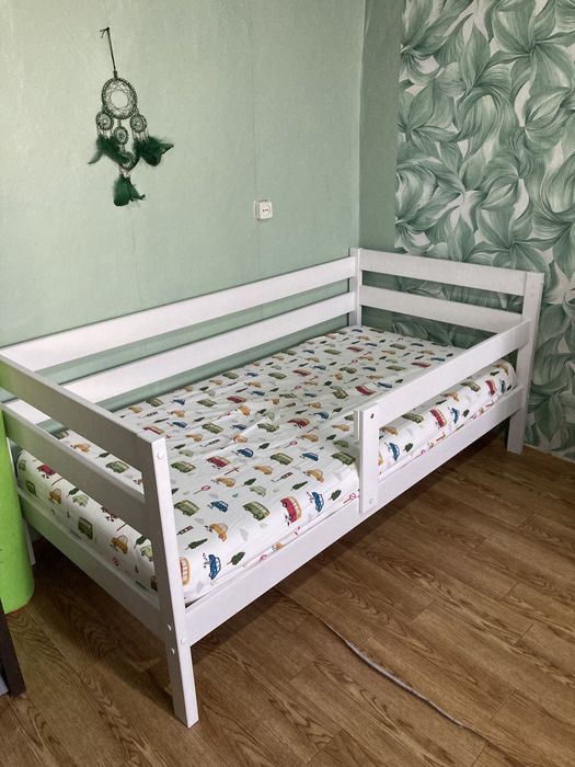 Продам детскую кроватку