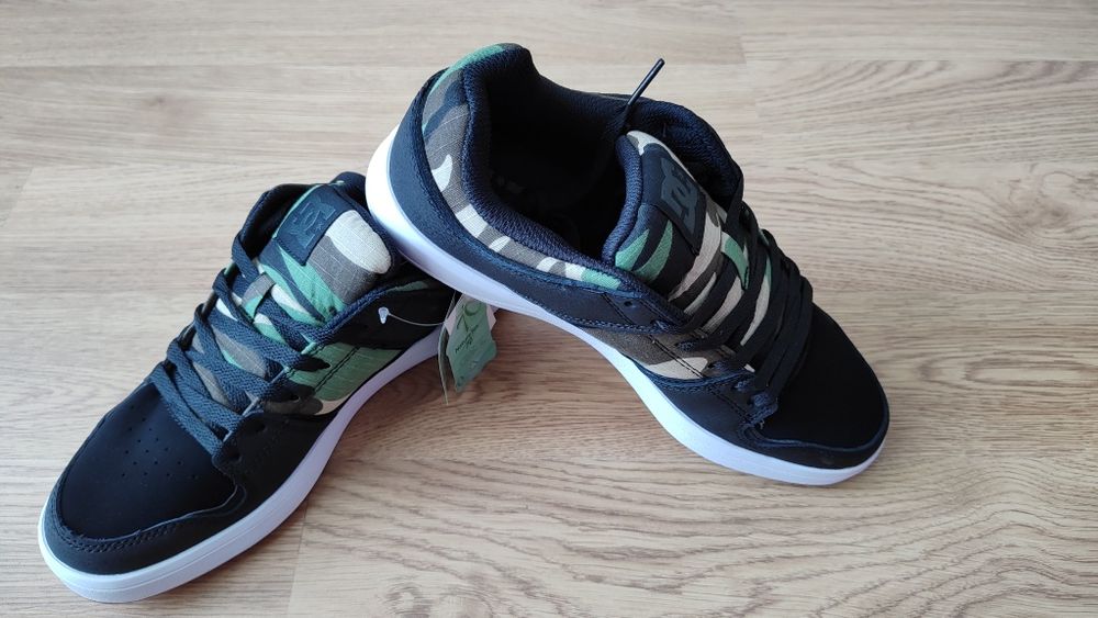 Incaltaminte DC Shoes - 36.5 [noi / dama]