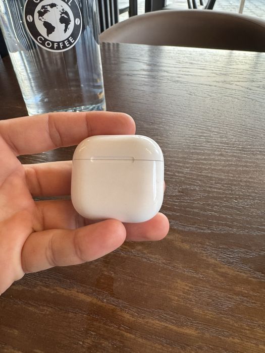 Продается airpots 4 го поколения оригинал