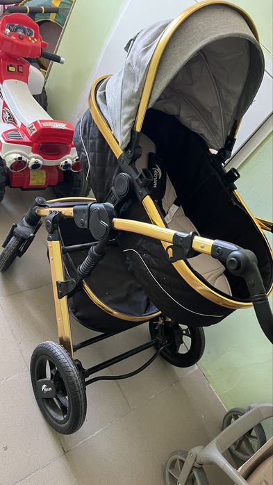 Прогулочная детская коляска
