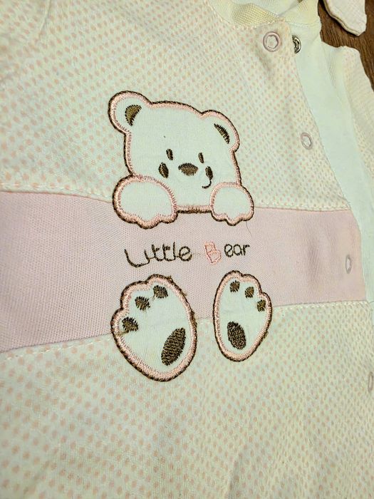 Combinezon bebe marimea 56 fata San Bebe cu manusi si caciula