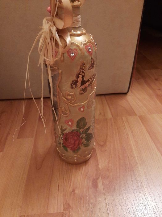 декупаж на бутилка за повод