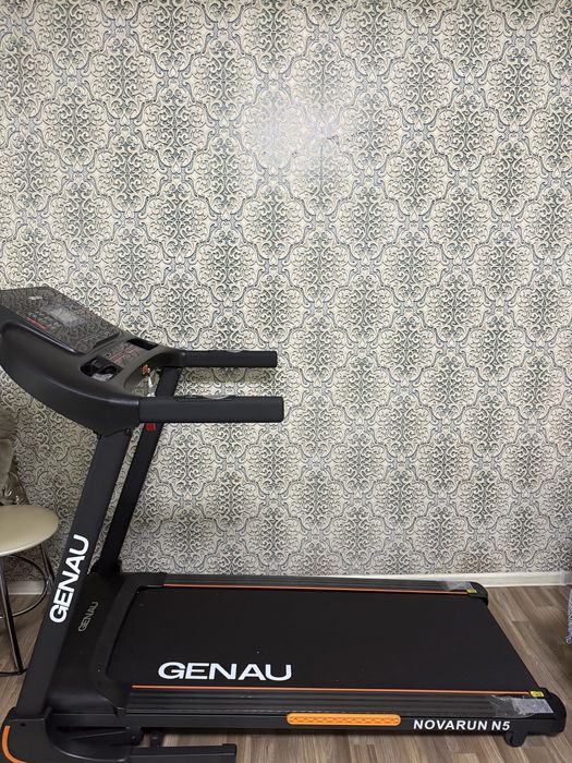 Продается беговая дорожка Genau