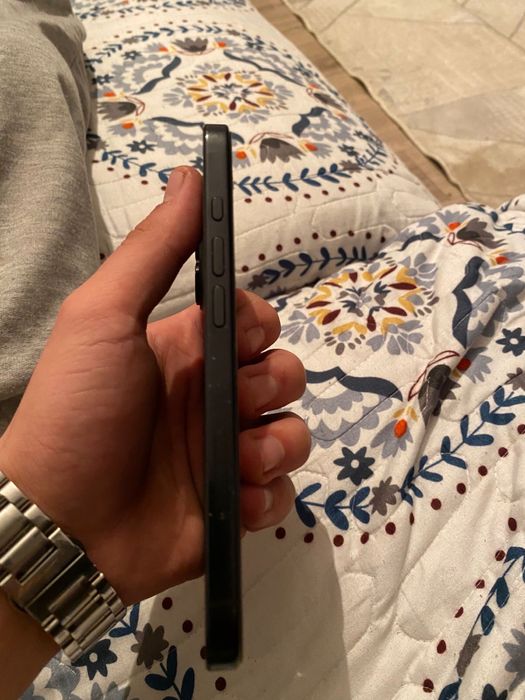 Срочно продам айфон 16