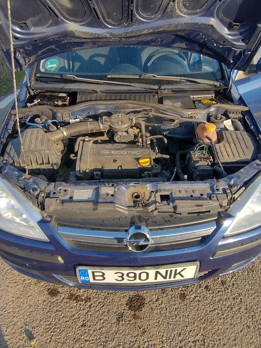 Vând Opel CORSA .