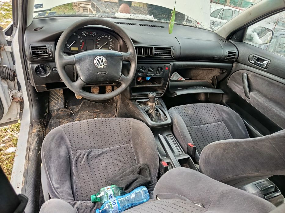 Продава се на Части Volkswagen Passat 4