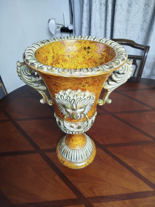 Ваза урна львина