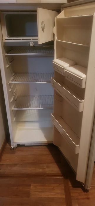 Продаю холодильник