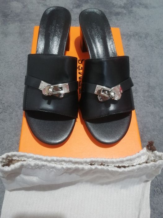 Sandale tip papuc piele 100% negre model deosebit noi mărime 38