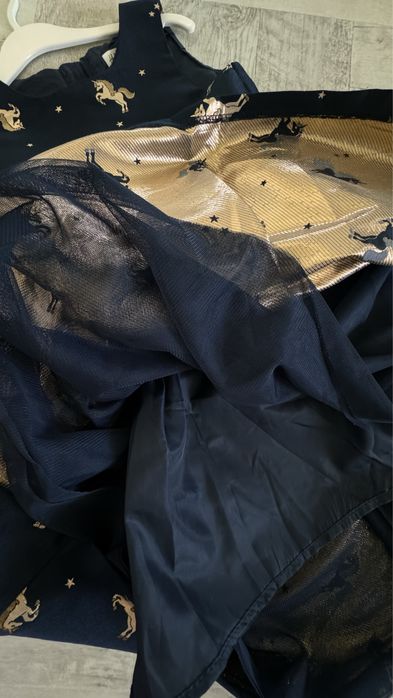 Платье праздничное на девочку 5-6 лет, 116 размер