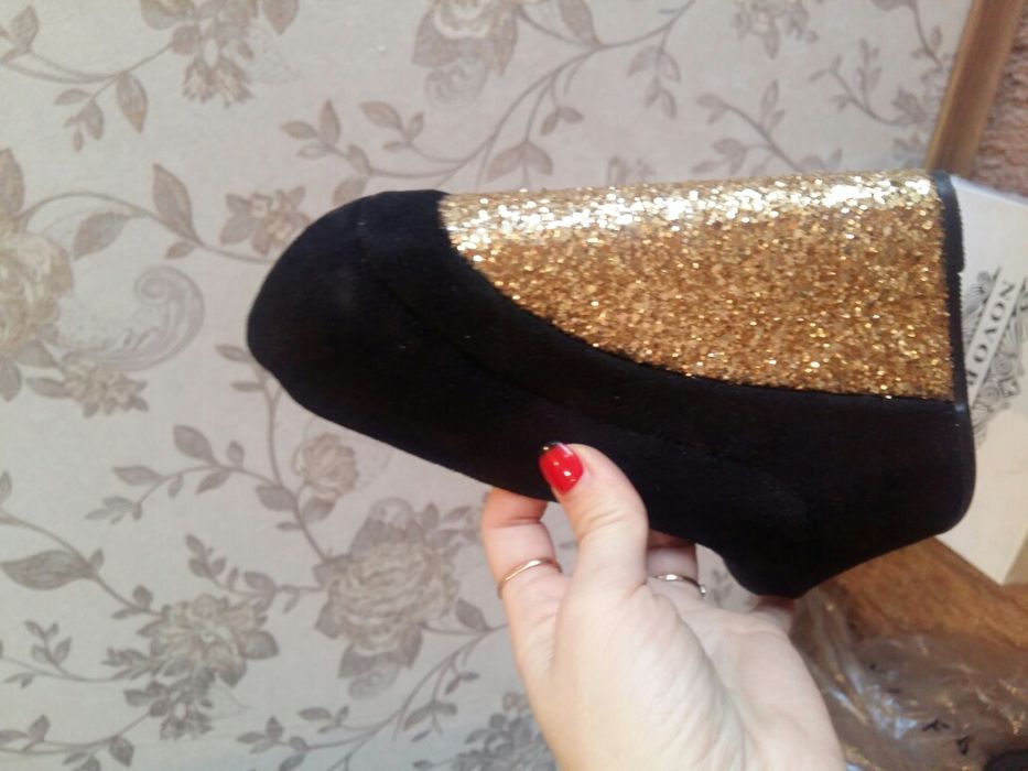 СРОЧНО! Продам туфли 36-37 размер