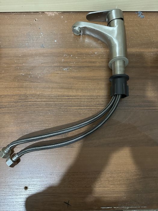 Продам смеситель в комплекте