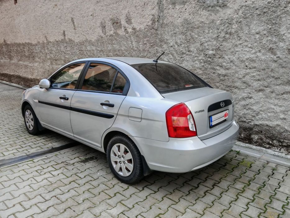 Hyundai Accent Mașina foarte întreținută,îngrijită. Consum mic.