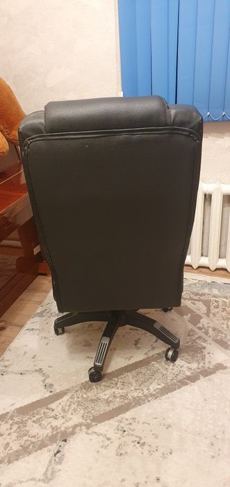 Офисное кресло продам б/у