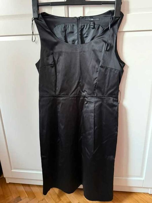 Rochie noua neagra satinata marca H&M
