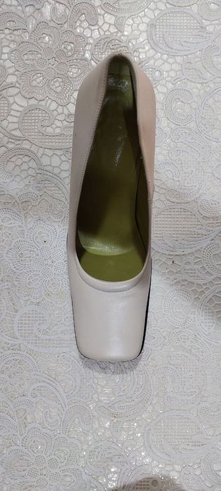 Продается женские туфли