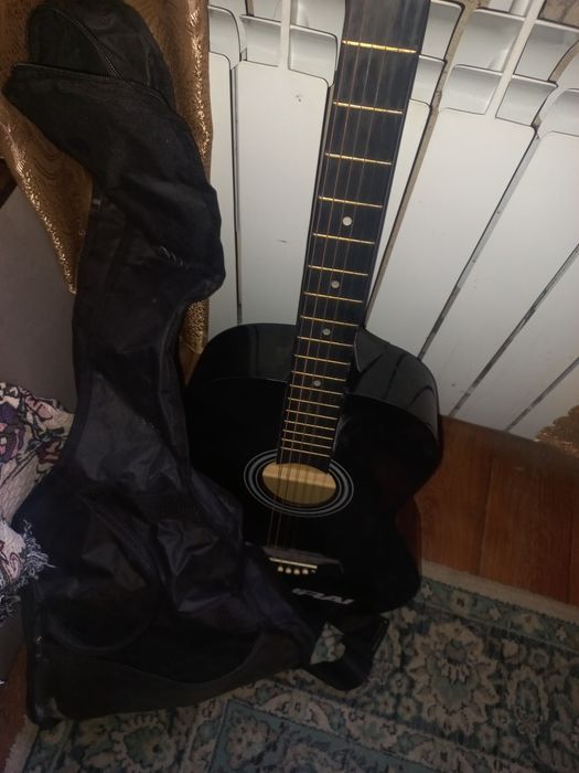 Продам хорошую гитару