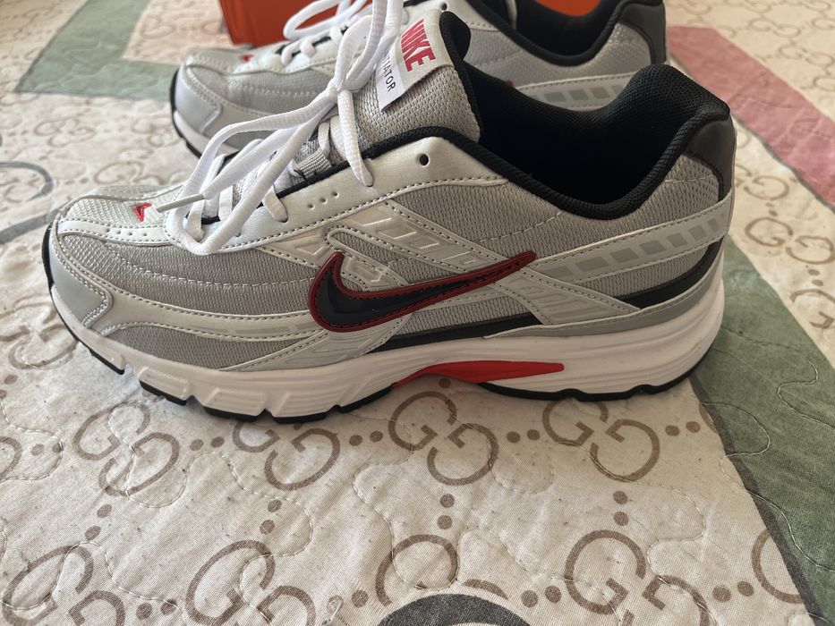 NiKE initiator кросовки