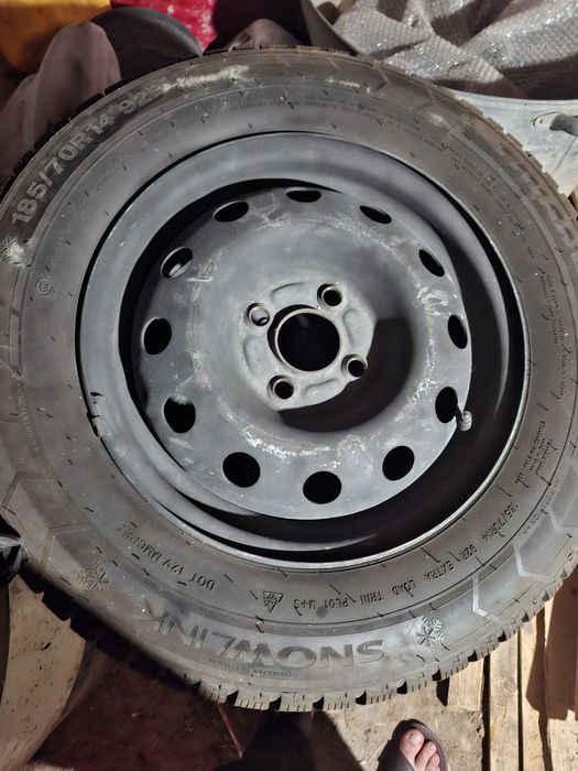 Шины с дисками  185/70/14