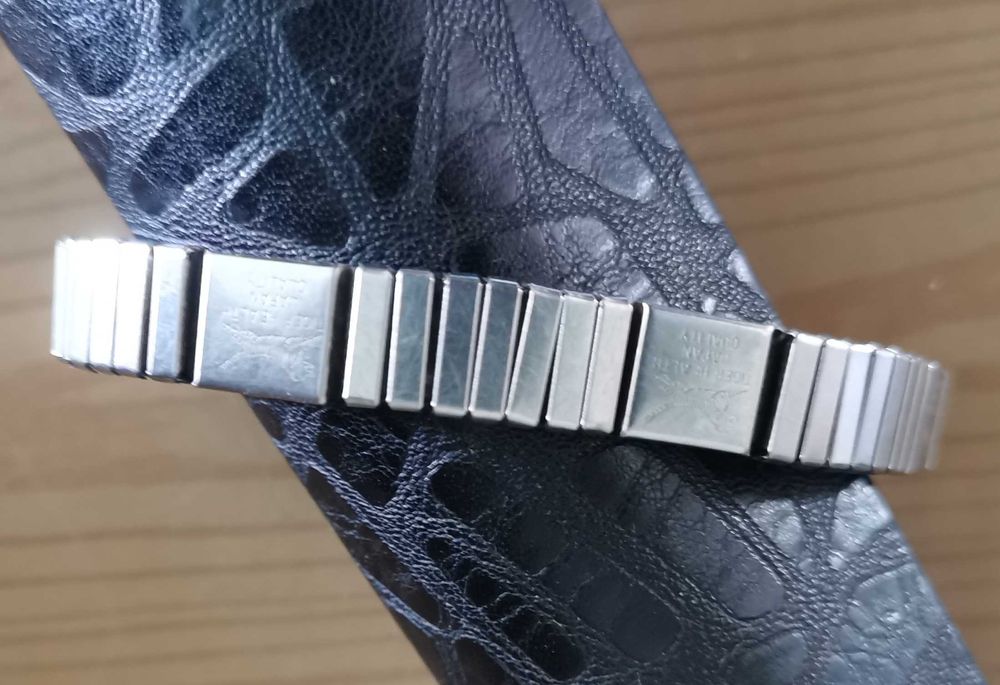 Магнитный браслет растягивающийся