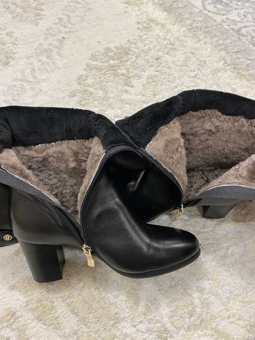 Зимние сапоги женские