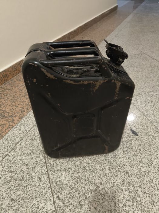 Канистра  20 литров .