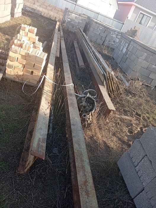 Двух товарка металл