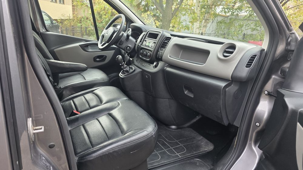 RENAULT Trafic 2018 — imagine 3
