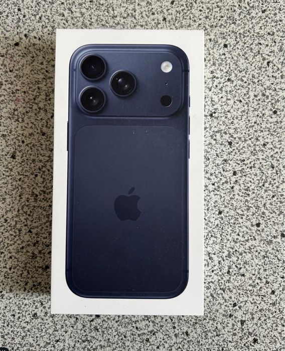 Продам Iphone17 pro 256gb esim почти новый