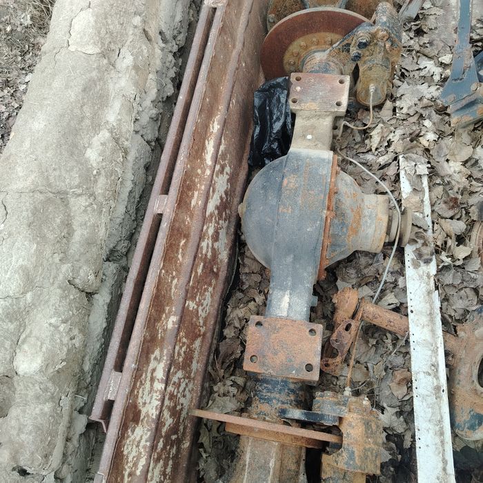 Zadni va peridni most