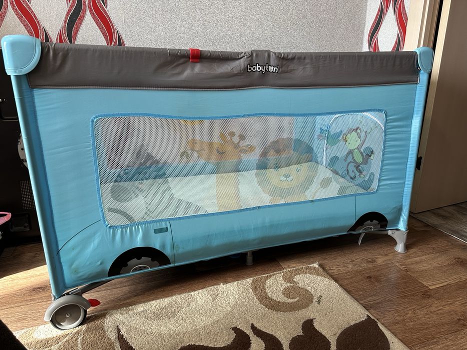 Манеж -кровать.