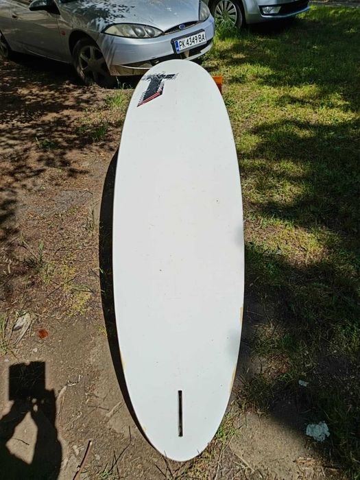 Продавам ундсърфове и уиндсърф оборудване