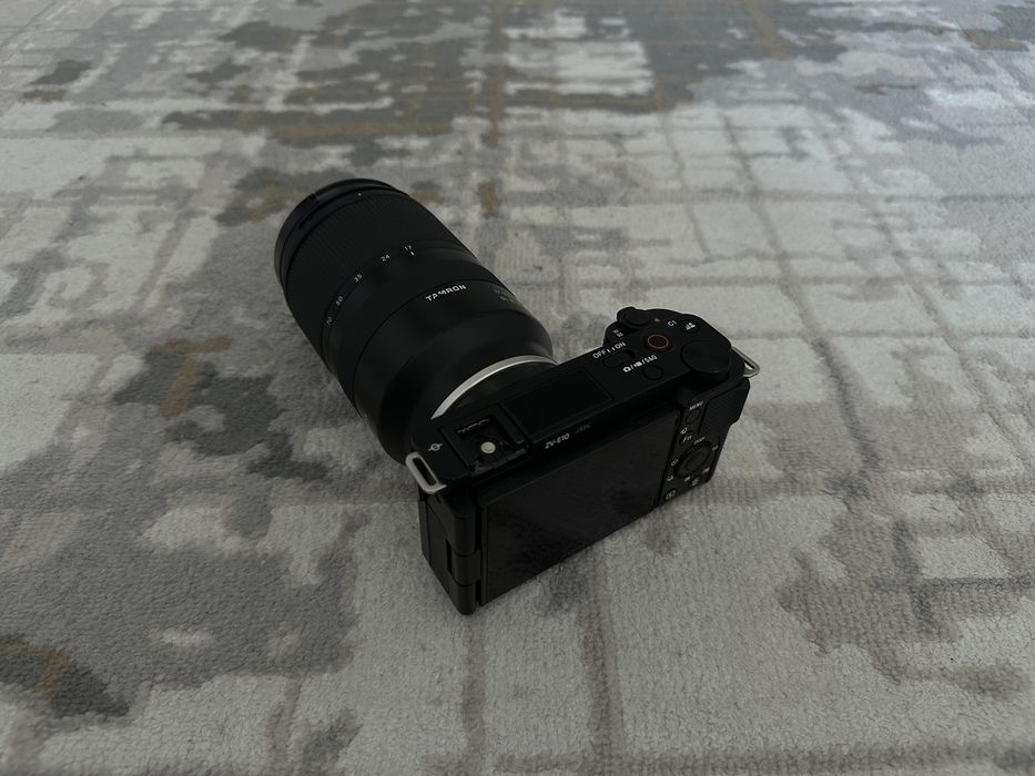 Продаю камеру Sony с китовым объективом