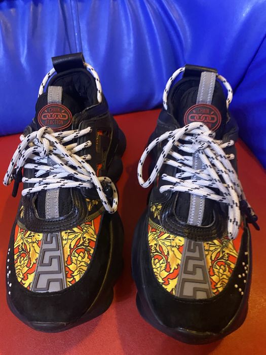 VERSACE chain reaction