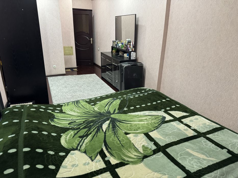 Shayxontohur tumanida Kvartira sotiladi, 3 xona srochna!!!