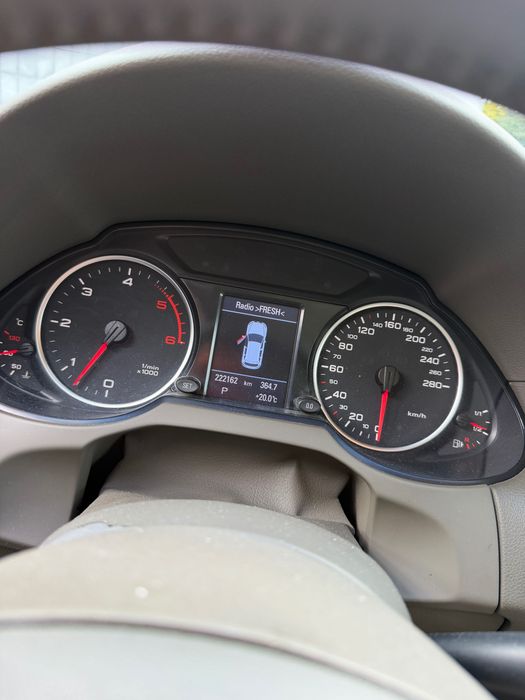 Продавам Audi Q5