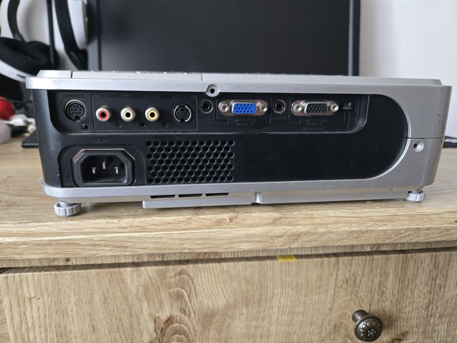 Proiector Toshiba TLP XD2000