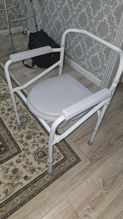 Унитаз для взрослых. Алматы