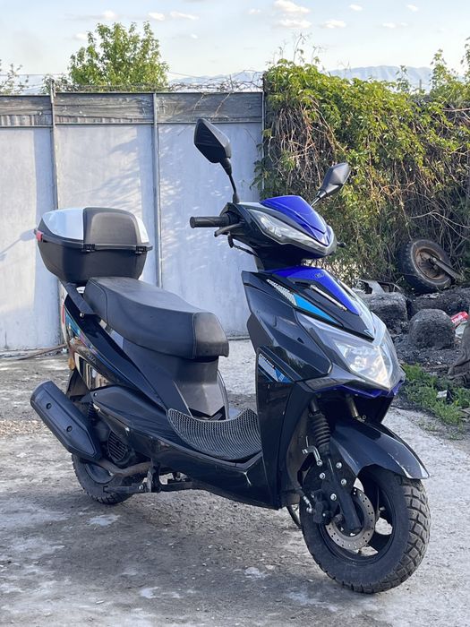 Почти новые скутера